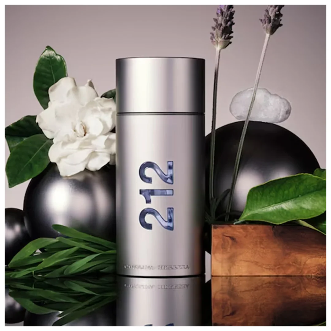 Carolina Herrera 212 Men Eau De Toilette Spray – Timeless Sandalwood with Fresh 